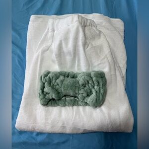 Spa coverup and headband set. NWOT. Received as a gift. Never used. One size